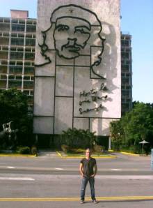 Willy Toledo este jueves 18 de junio de 2013 en la Plaza de la Revolución de La Habana