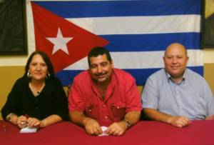 Junto a Elizabeth Noriega y Luis Pérez, de la Federación de Asociaciones de Cubanos Residentes en España
