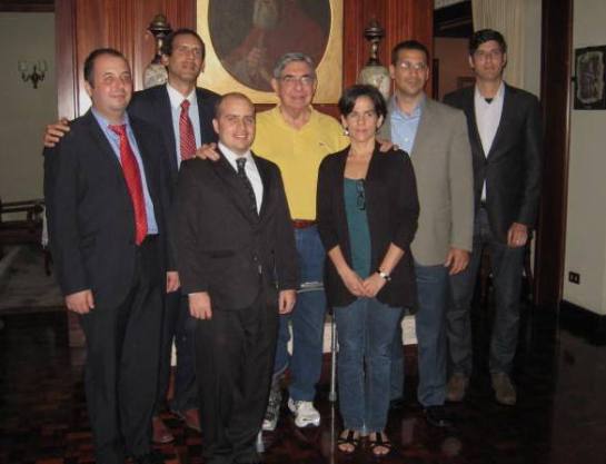 Oscar Arias junto a contrarrevolucionarios cubanos
